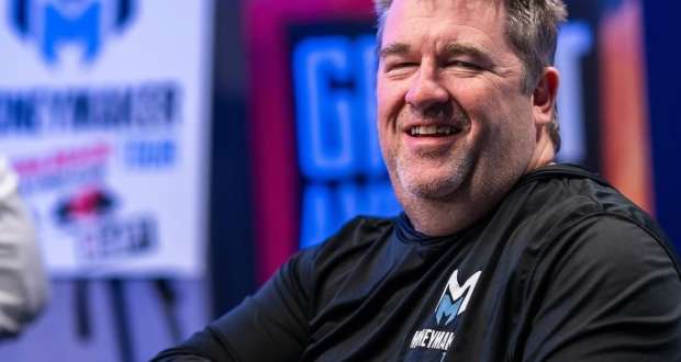 Chris Moneymaker The Americas Cardroom Poker Pro That Hollywood Elites Admire