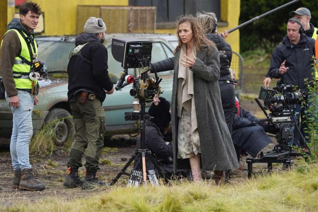 Danny Boyle setting up iPhone camera rig